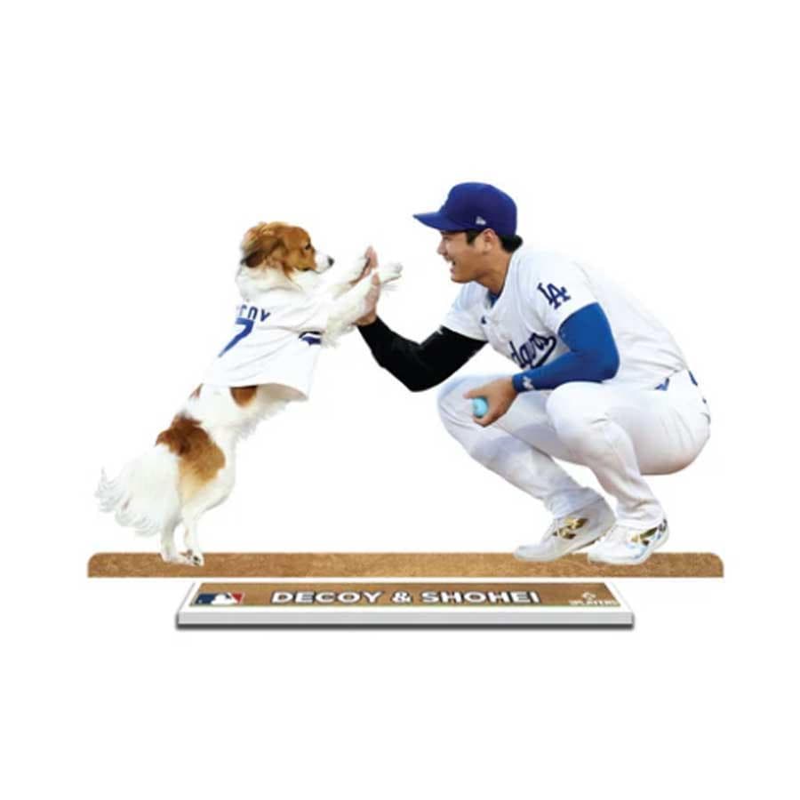 MLBロサンゼルス・ドジャース 大谷翔平とデコピン・スタンディー