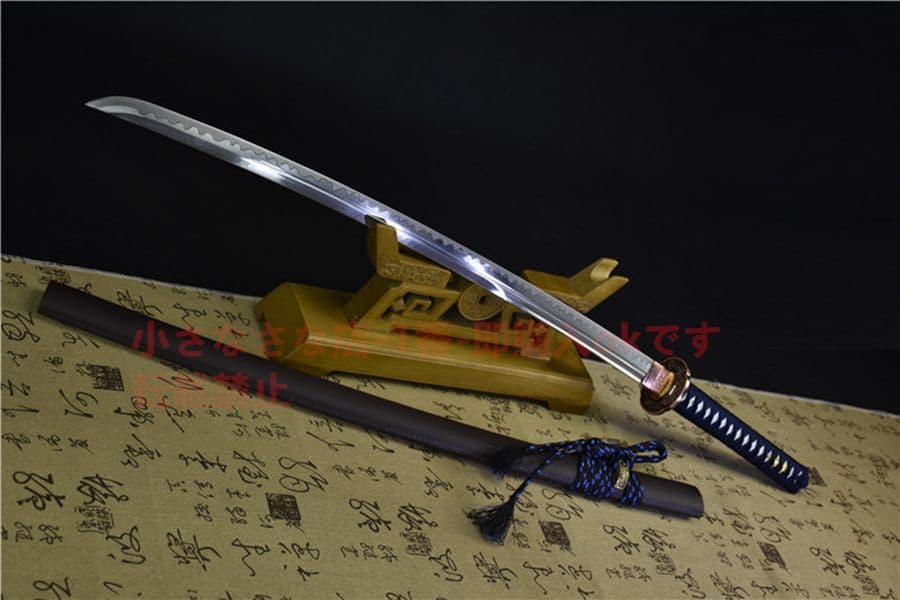 刀を押す 武具　刀装具　日本刀　模造刀   居合刀