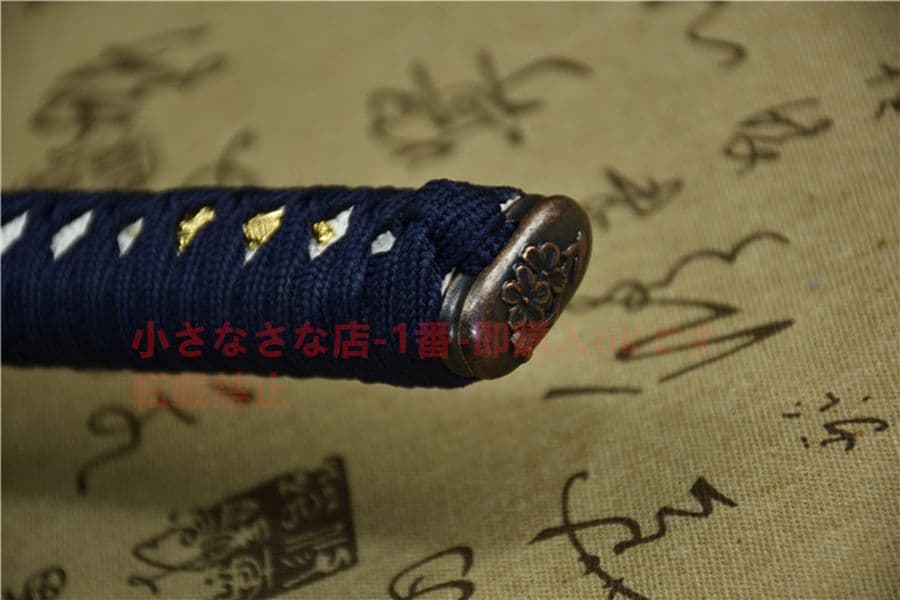 刀を押す 武具　刀装具　日本刀　模造刀   居合刀