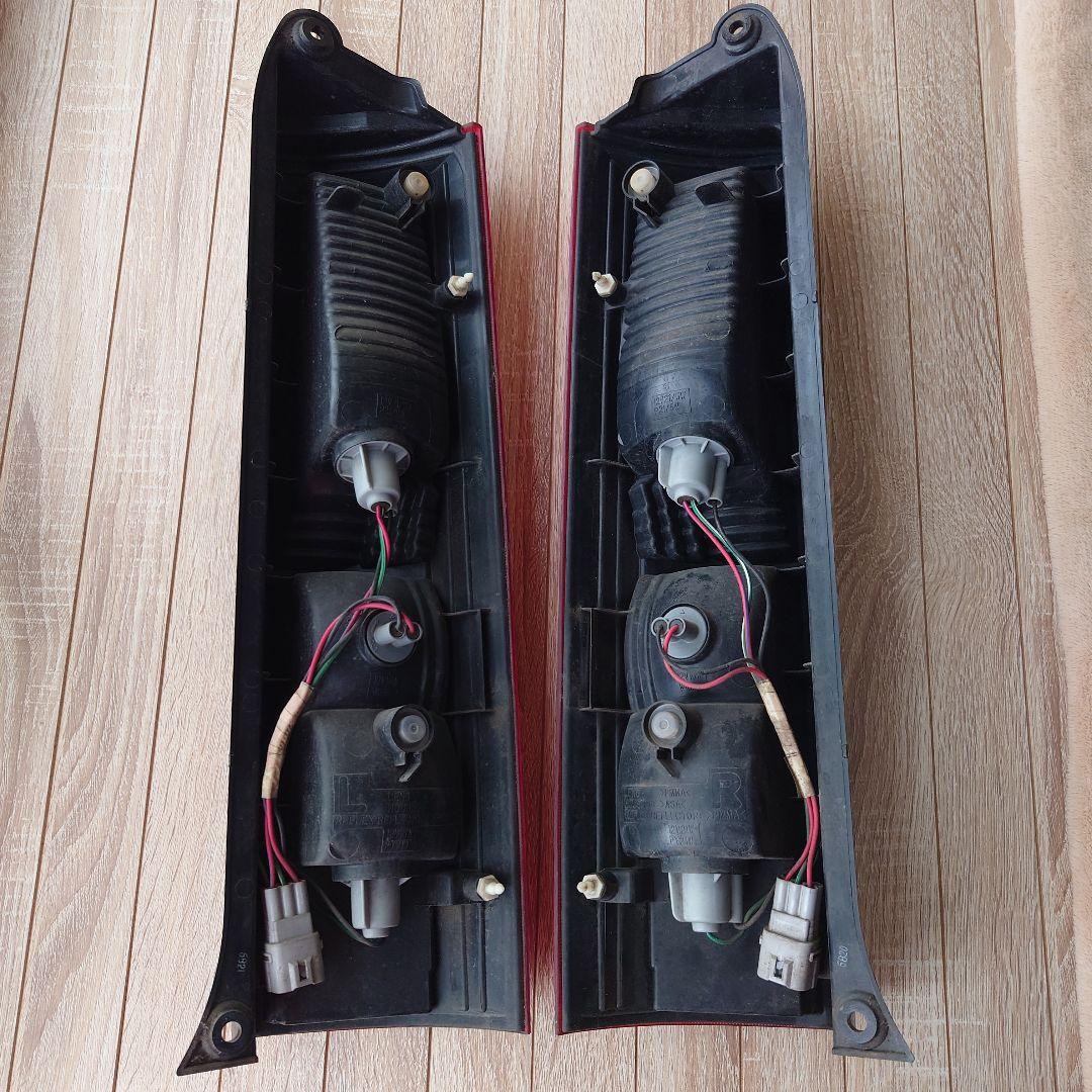【純正】スズキ　エブリィDA64W テールランプ左右セット