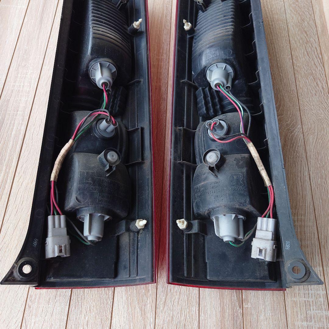 【純正】スズキ　エブリィDA64W テールランプ左右セット