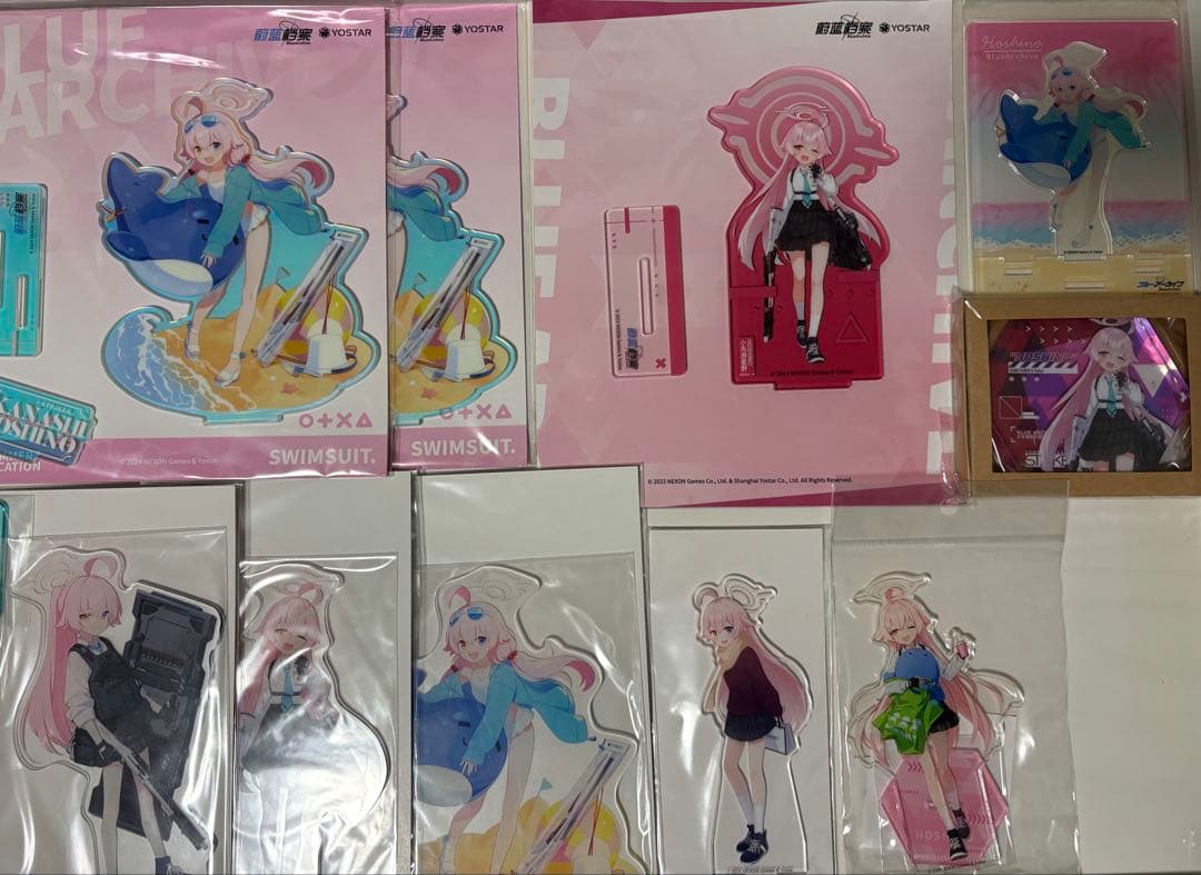 ブルーアーカイブ　ホシノ　アクリルスタンド　セット