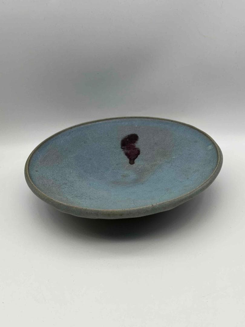 北宋時代　鈞窯　澱青釉飛紫紅斑盤　【旧家蔵出し】　窯変釉　辰砂皿(B-84)