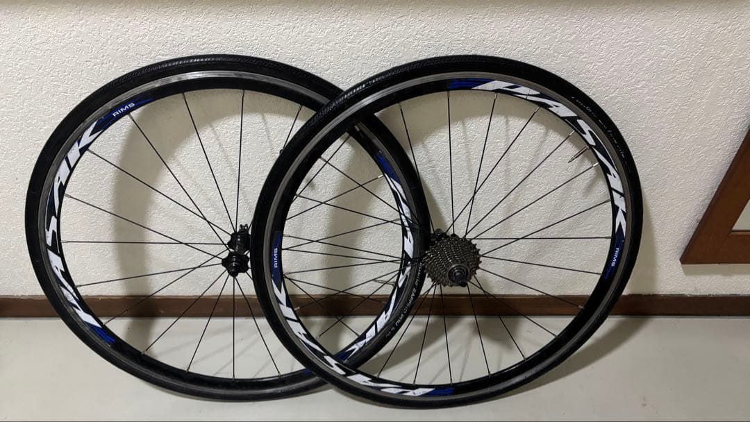 <ラチェット音爆音>ホイール+r7000スプロケ+vittoria製タイヤ