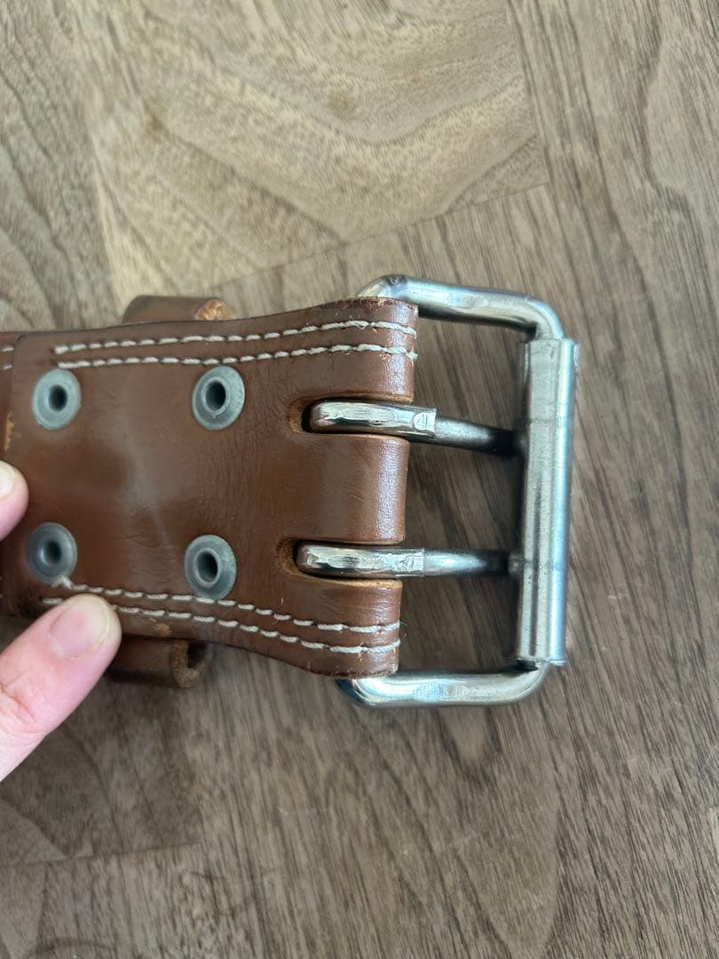 美品 トレーニングベルト パワーベルト サイズS ゴールドジム