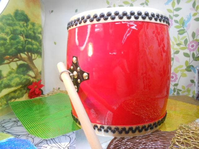 新品未使用(送料無料)26.980円　エイサー大太鼓36cm*40cmバチ付き