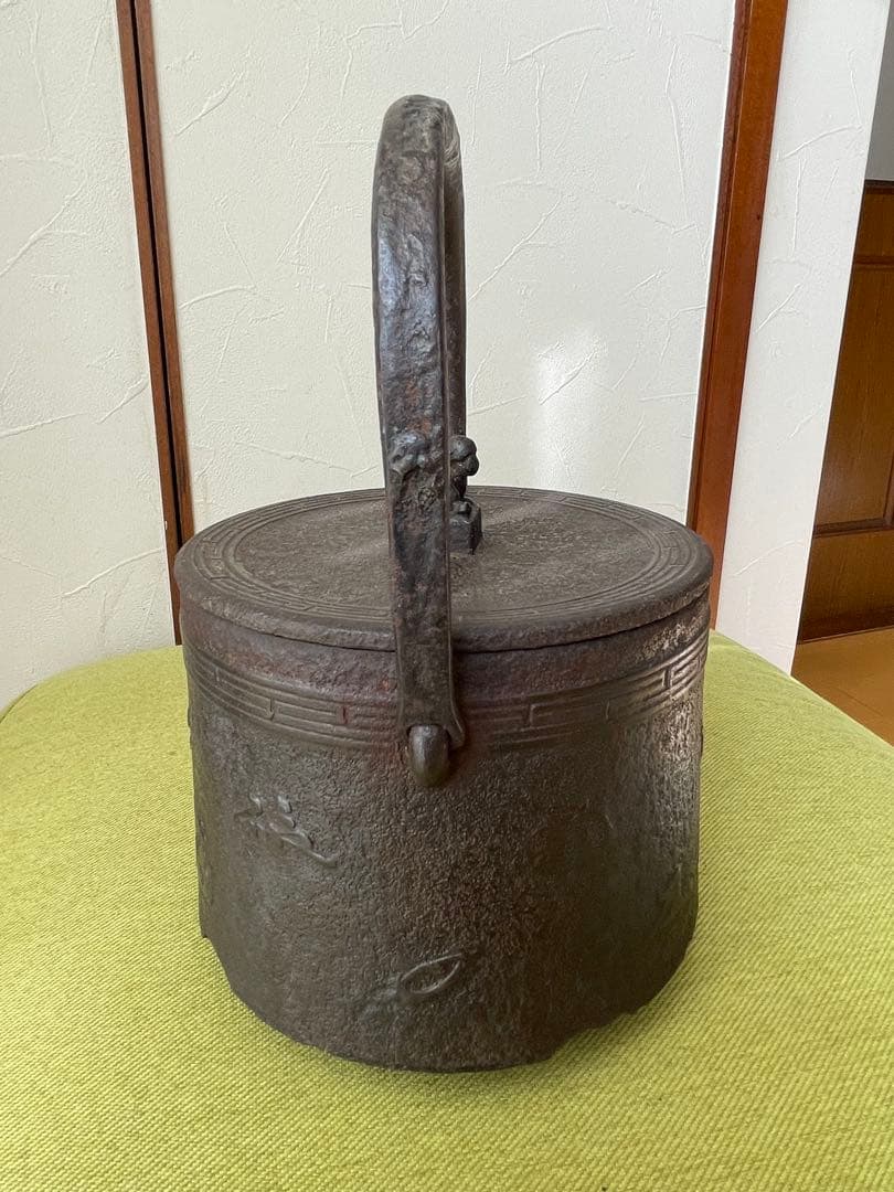 [時代物] 南部鉄瓶　鈴木盛久造　広口筒形　獅子摘み　1.5L