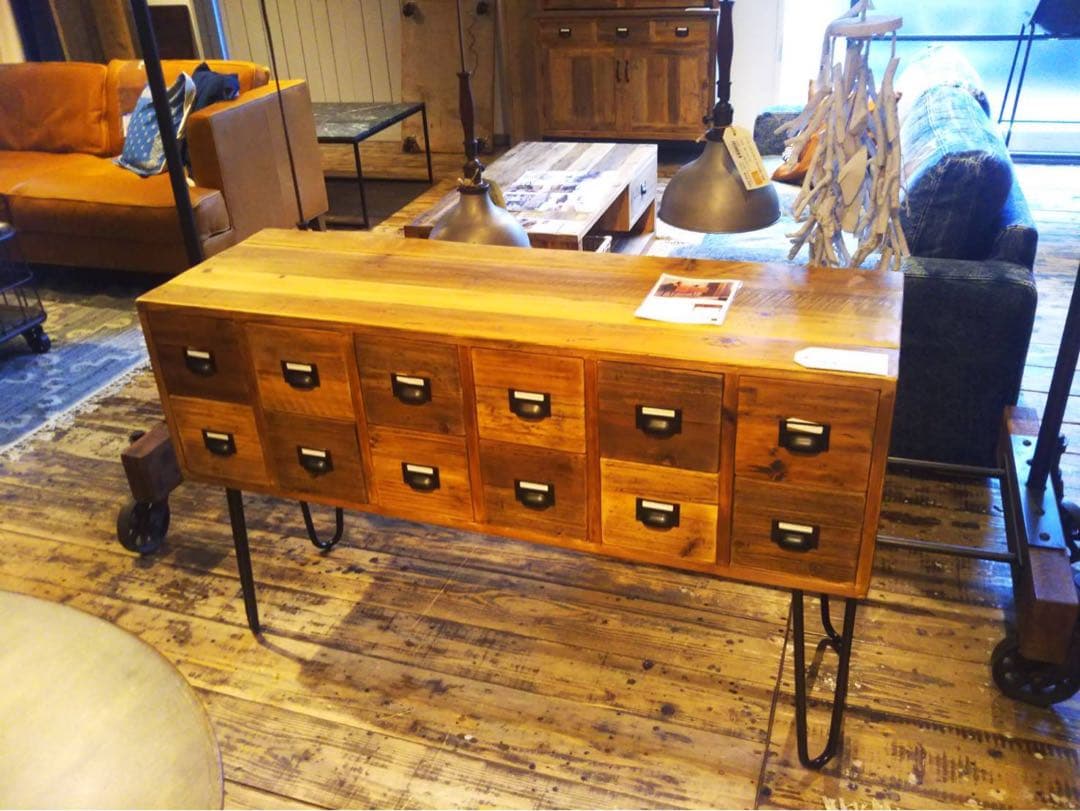 木製12引き出しの収納家具