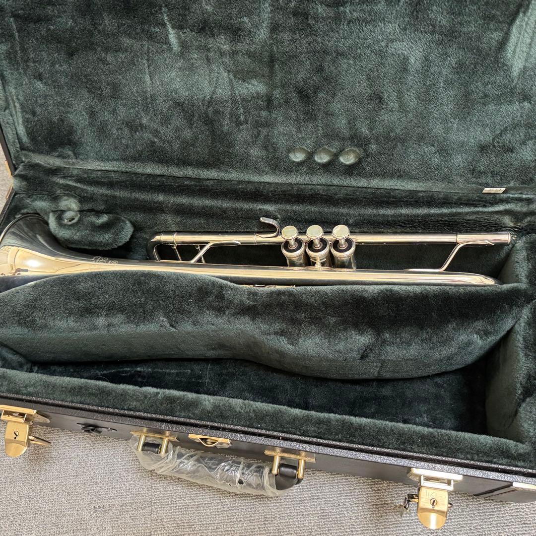 トランペット ヤマハXENO YTR8335GS本体 ケース付き