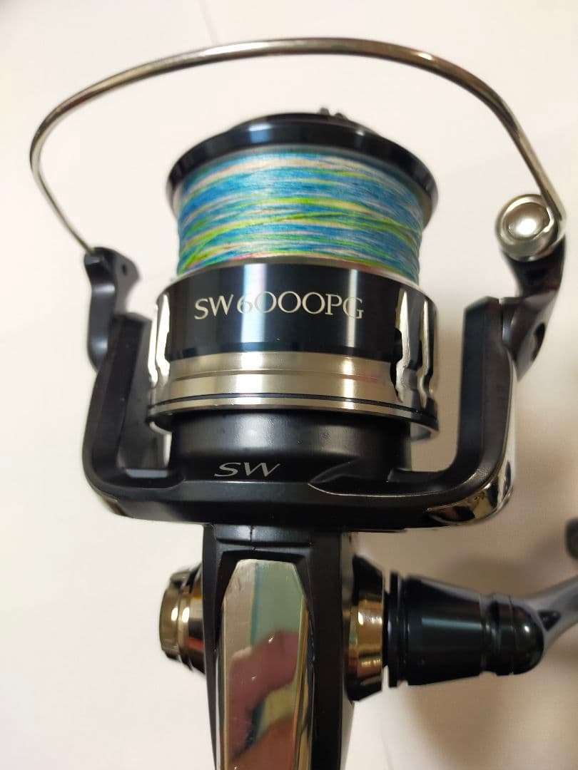 SHIMANO 20 STRADIC SW 6000PG スピニングリール