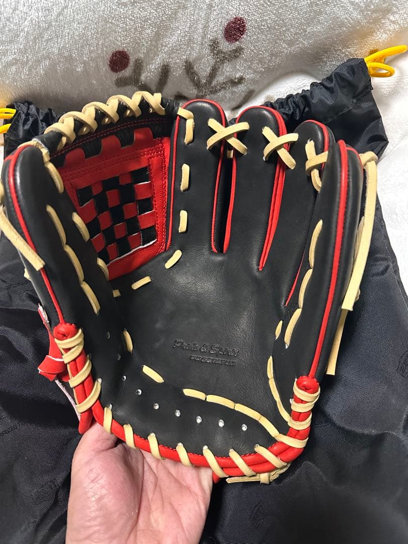 ZETT プロステイタス　 軟式グローブ 黒赤 チェック模様