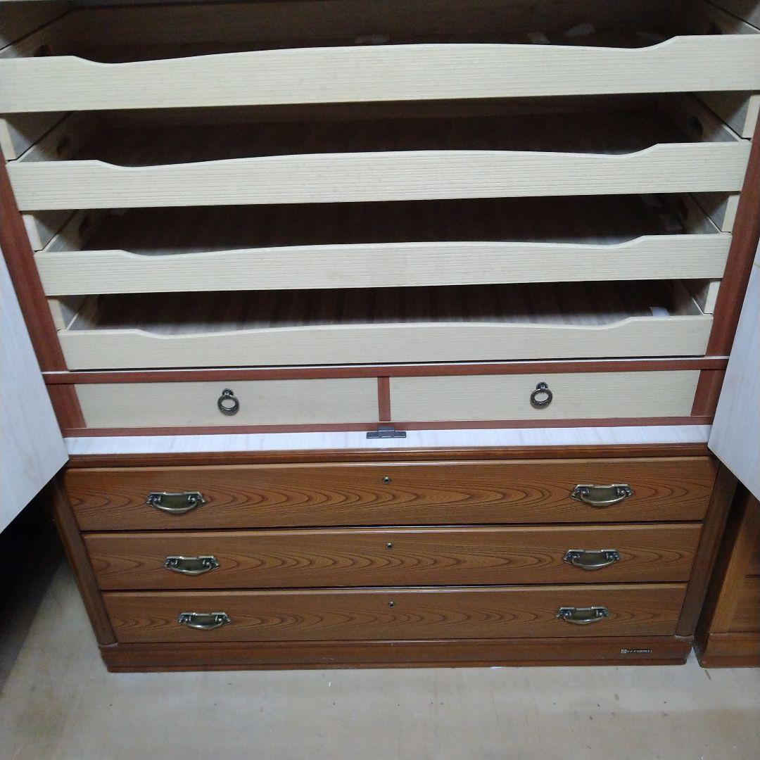 ブラウンタンス 花柄装飾 引き出し4つ（引取限定）