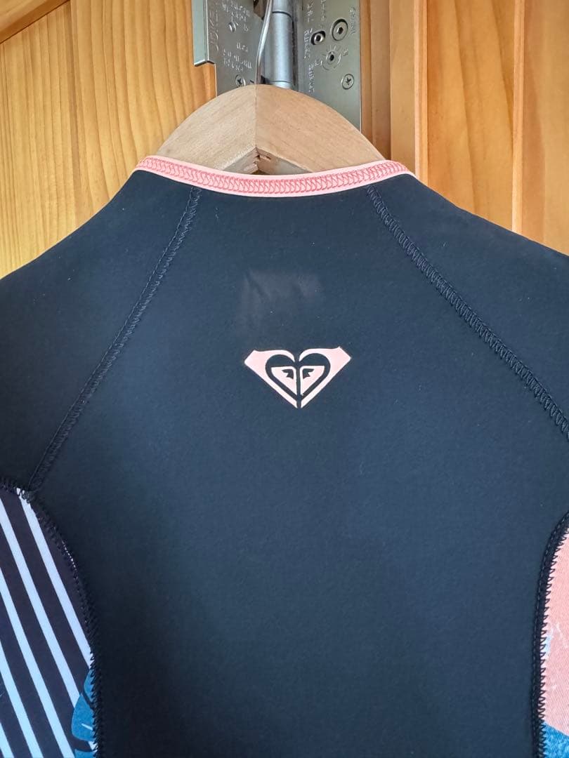 ROXY フルスーツ ブラック・マルチカラー