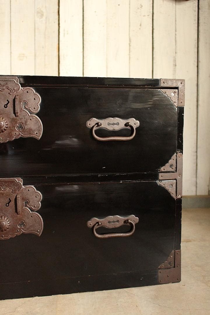 綺麗な時代庄内箪笥　抽斗2段