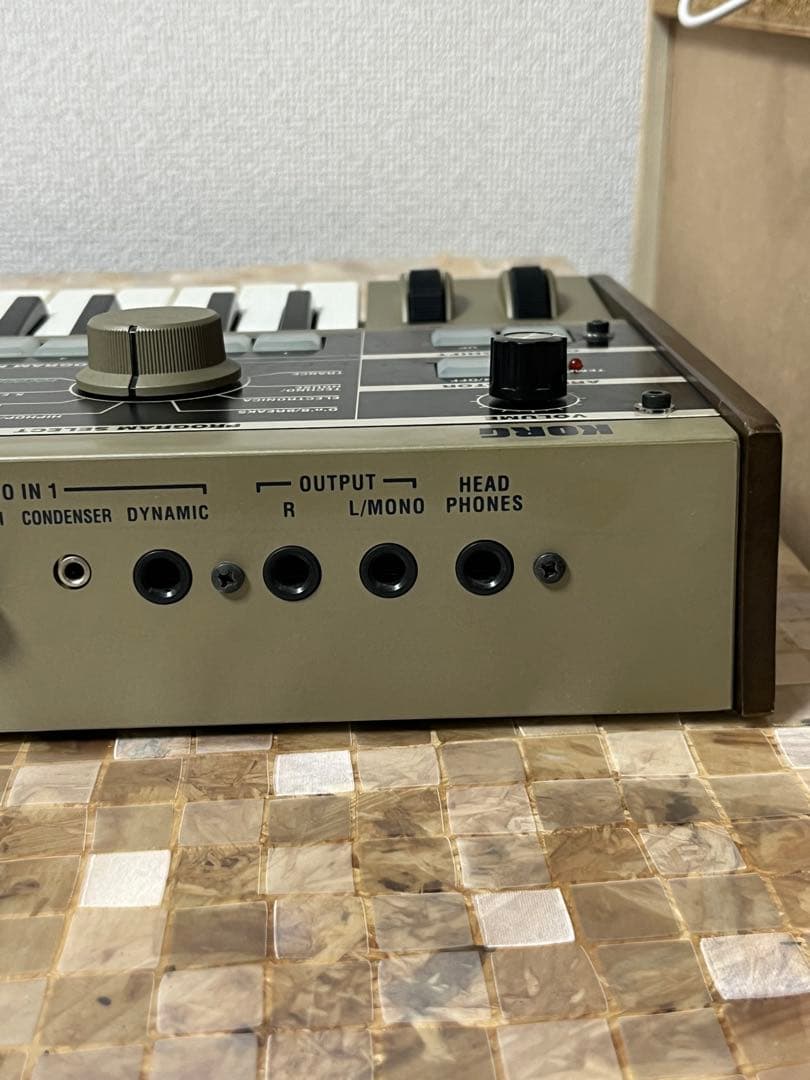 t*e様 KORG microKORG シンセサイザーとNumarkヘッドホンセ