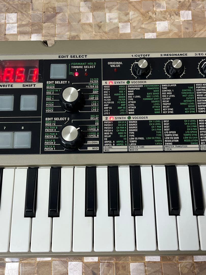 t*e様 KORG microKORG シンセサイザーとNumarkヘッドホンセ