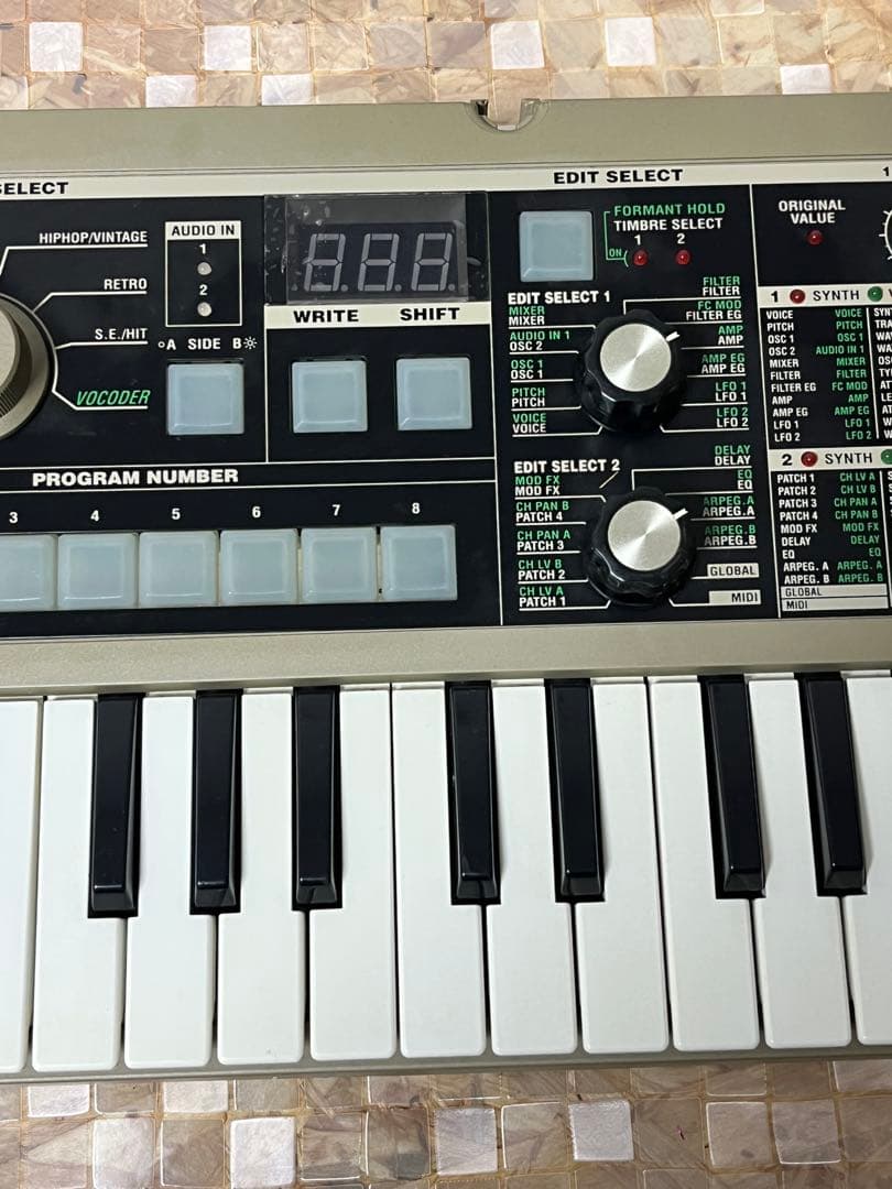 t*e様 KORG microKORG シンセサイザーとNumarkヘッドホンセ