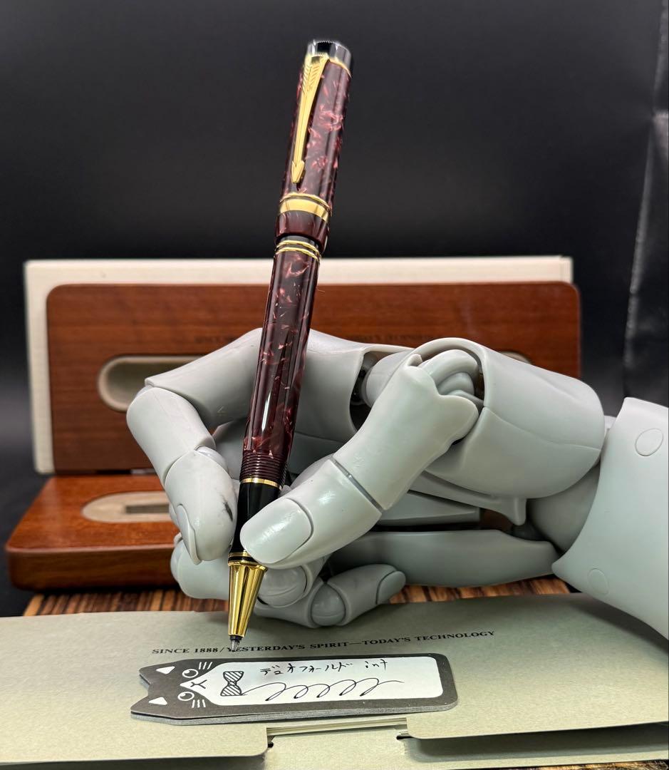 PARKER ローラーボール DUOFOLD インターナショナル レッドマーブル