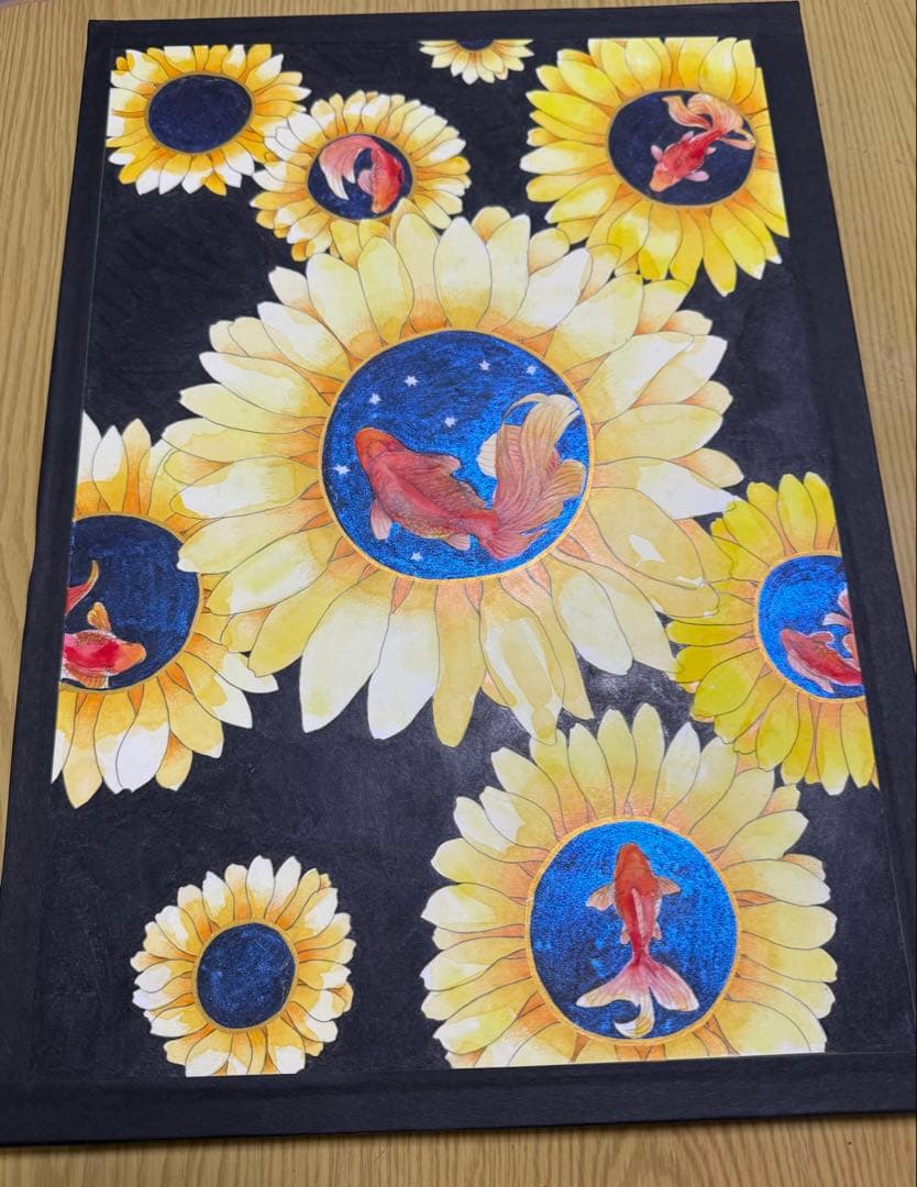 絵　金魚　ひまわり　題名『飾りつけられた水槽』独創画　オリジナル　色鉛筆と絵の具