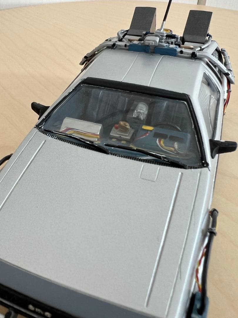 青島文化教材社 デロリアン 1/24 　完成品