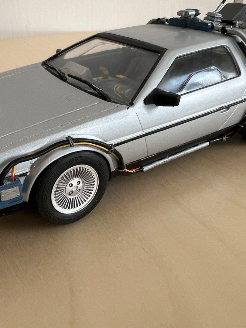 青島文化教材社 デロリアン 1/24 　完成品