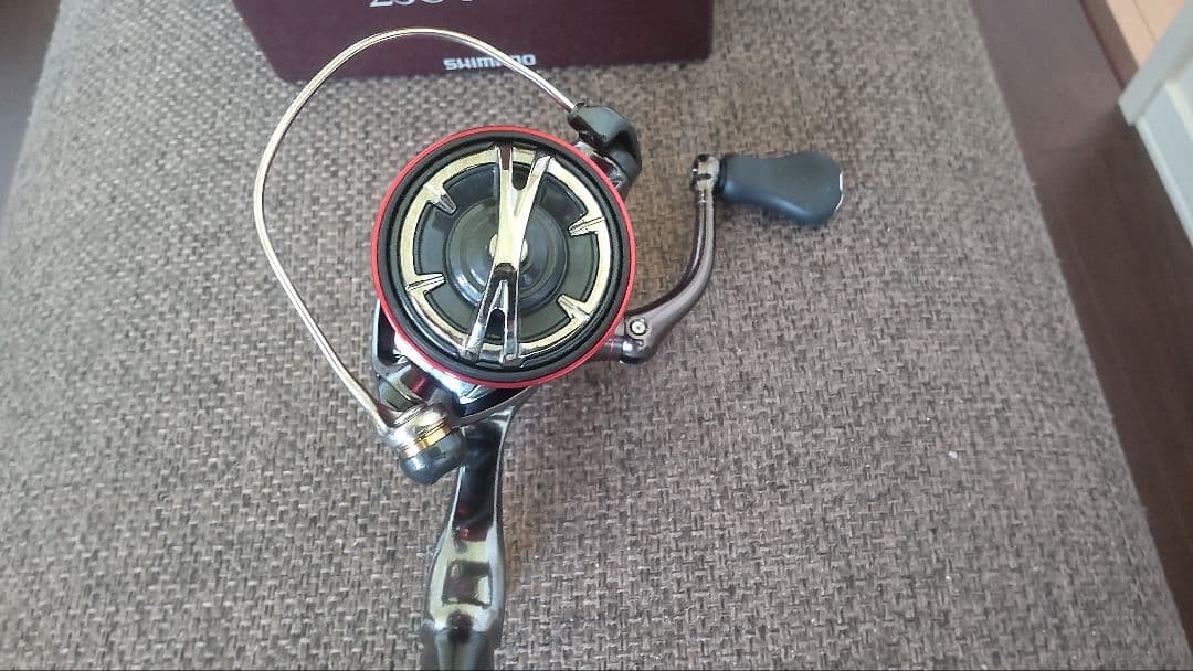 【すぎっぺ】SHIMANO STRADIC 2500HGS 替スプール付き