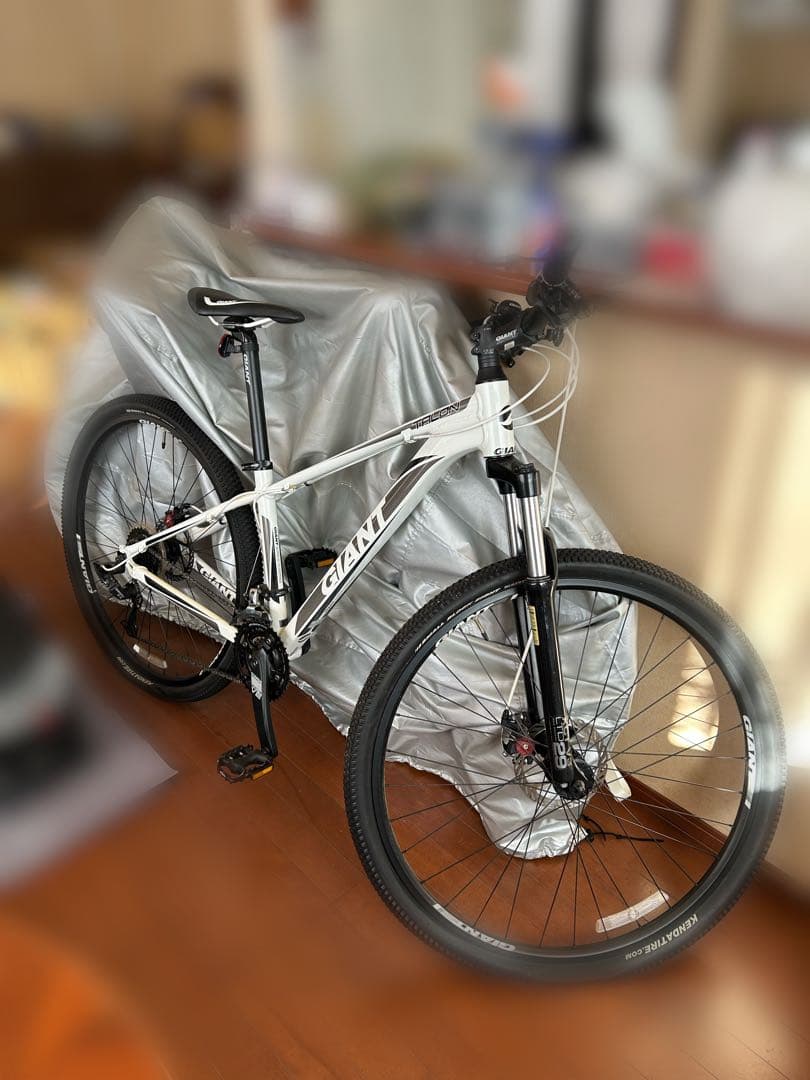 引取限定　Giant マウンテンバイク 29インチ ホワイト