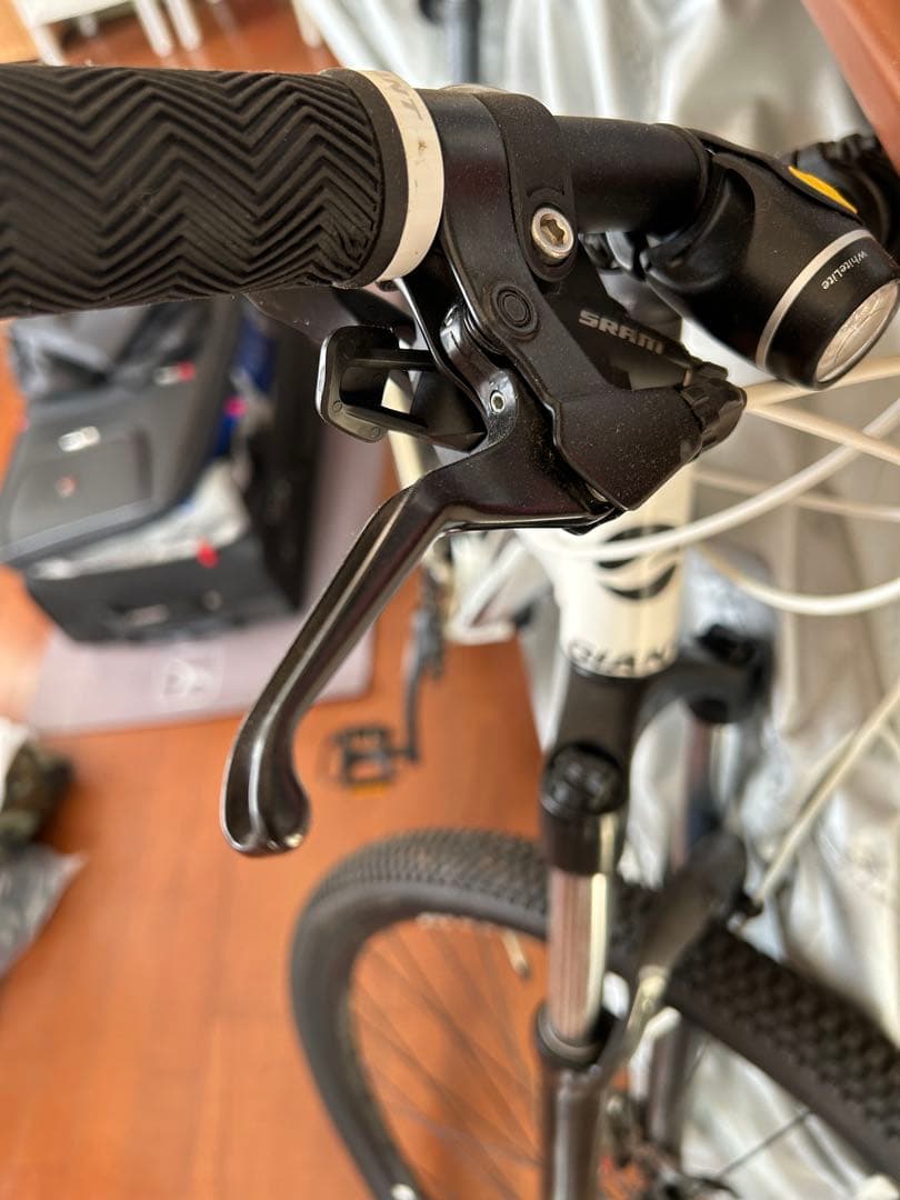 引取限定　Giant マウンテンバイク 29インチ ホワイト