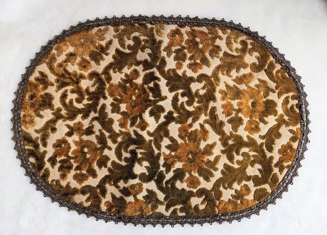 フランス 70〜80年前のアンティーク　手刺繍テーブルマット