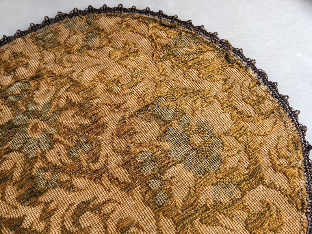 フランス 70〜80年前のアンティーク　手刺繍テーブルマット