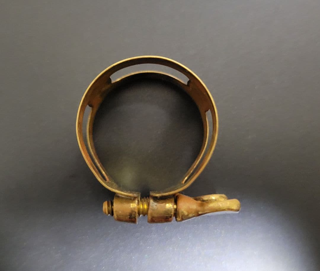 ①MEYER ビンテージ・リガチャー 刻印あり　アルトサックス用