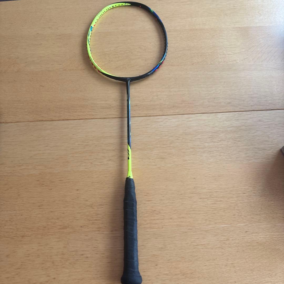 バドミントンラケット アストロクス77 4U