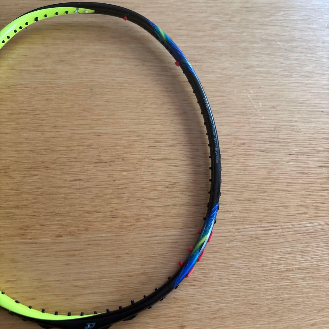 バドミントンラケット アストロクス77 4U