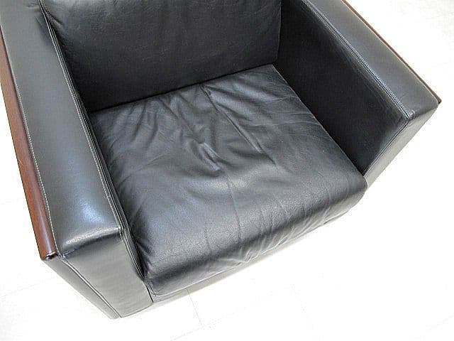 オカムラ 1人掛けソファ 本革張地/ローズウッドフレーム 　応接ソファ