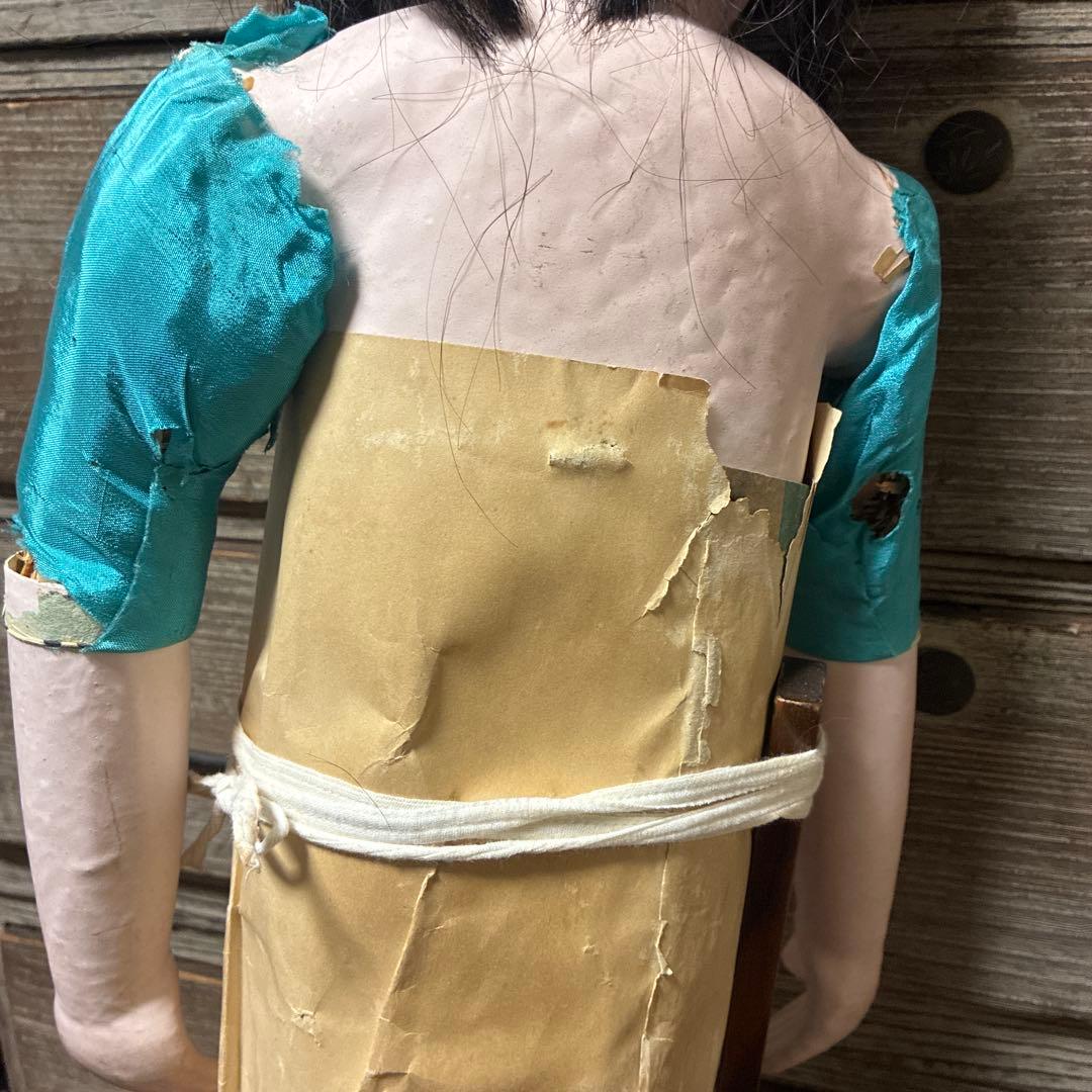 幼顔の可愛い子　市松人形　銘あり　直◯斎？