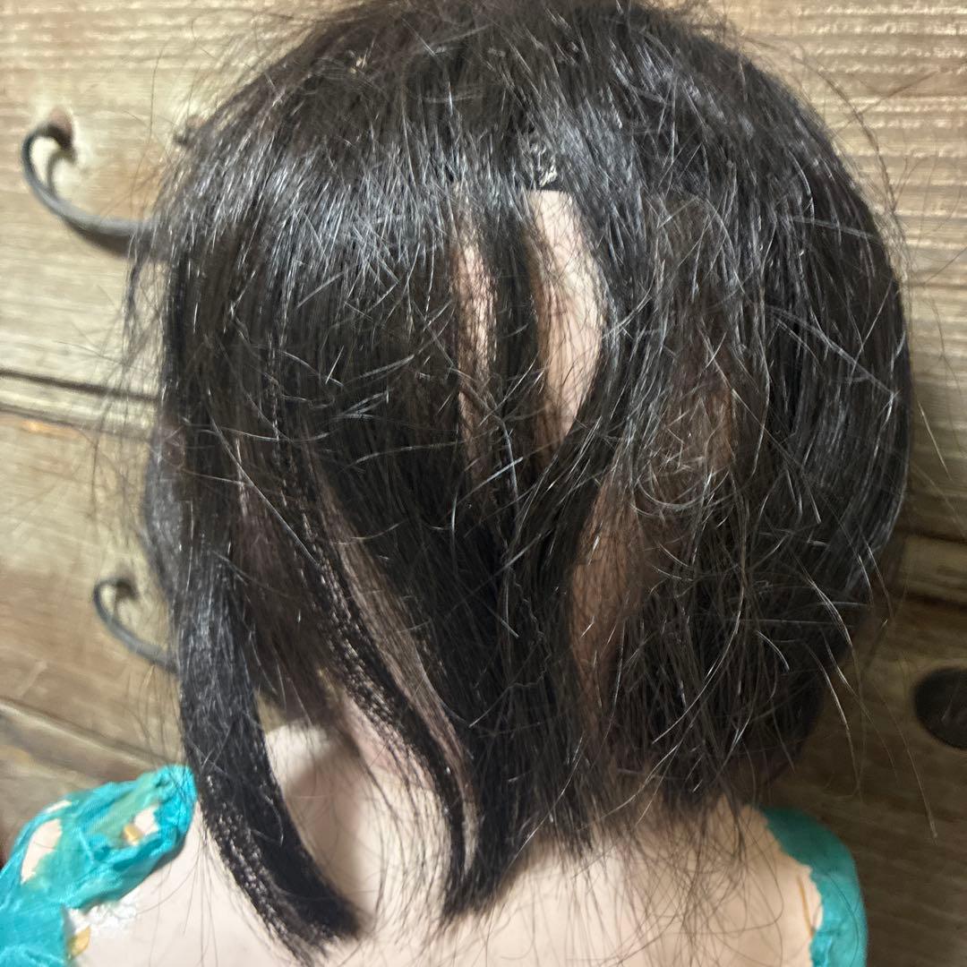 幼顔の可愛い子　市松人形　銘あり　直◯斎？