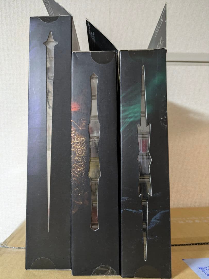 新品未開封　三点　ファイナルファンタジー プレイアーツアームズ　FF　箱傷みあり