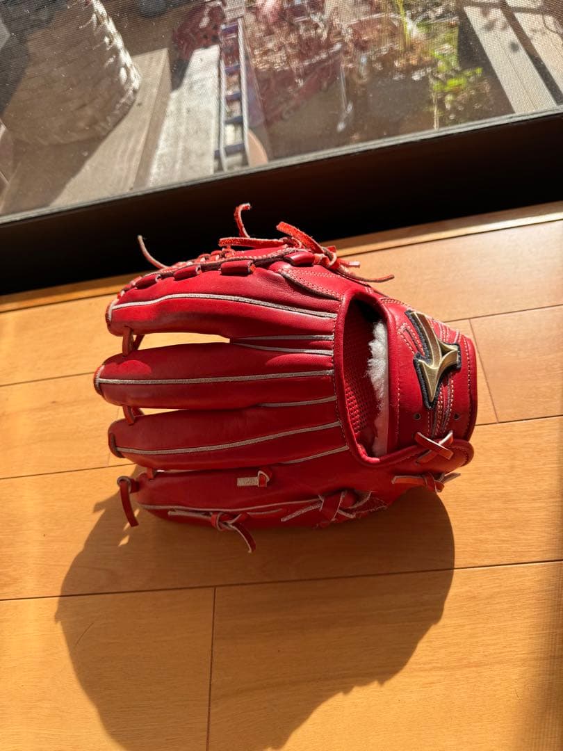 ミズノ 硬式野球グローブ 赤 右手用