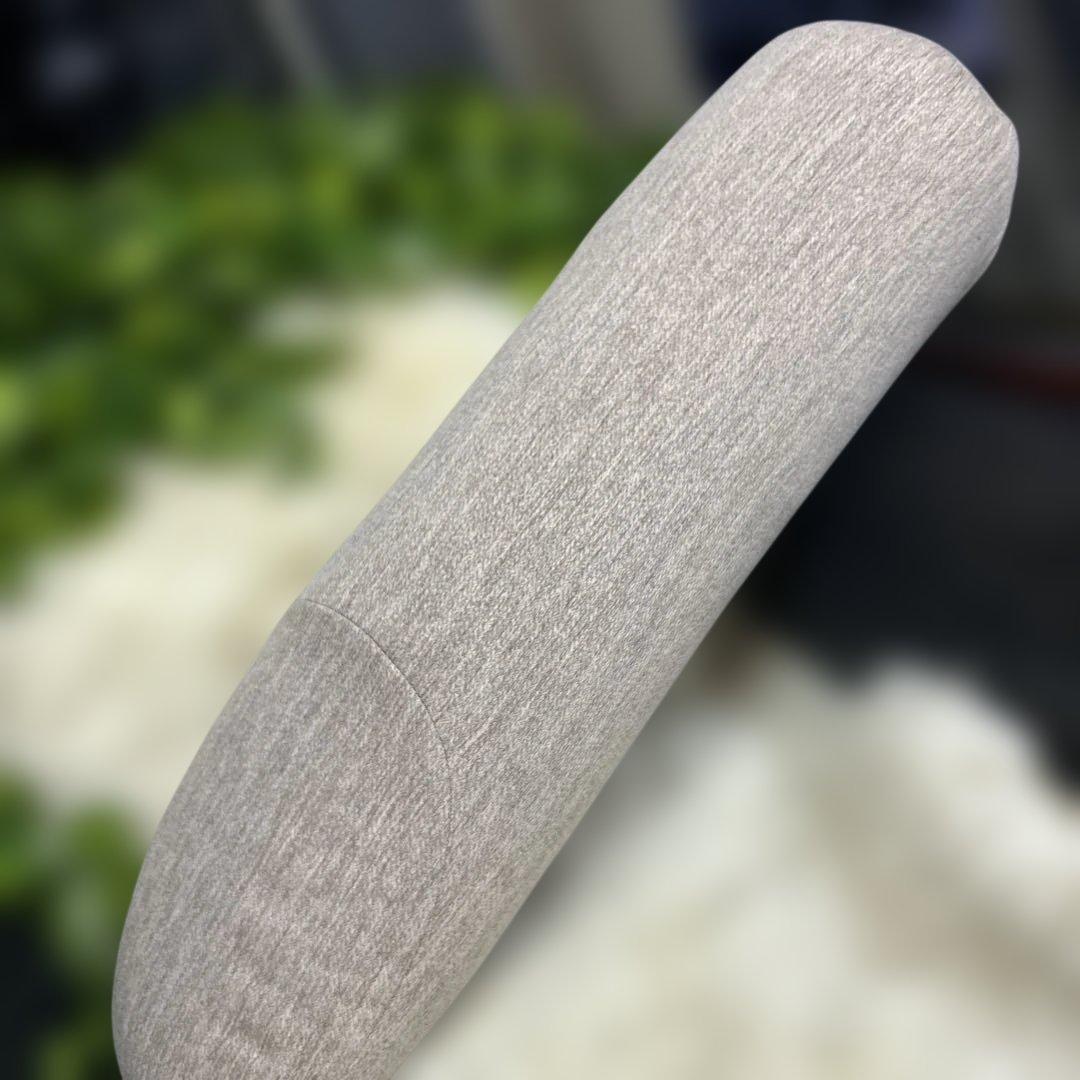 ヨガラボ　アングルドボルスター