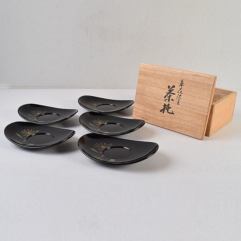 輪島塗　文化功労者　三谷吾一作　草花沈金　茶托　五客　共箱　M　R9503