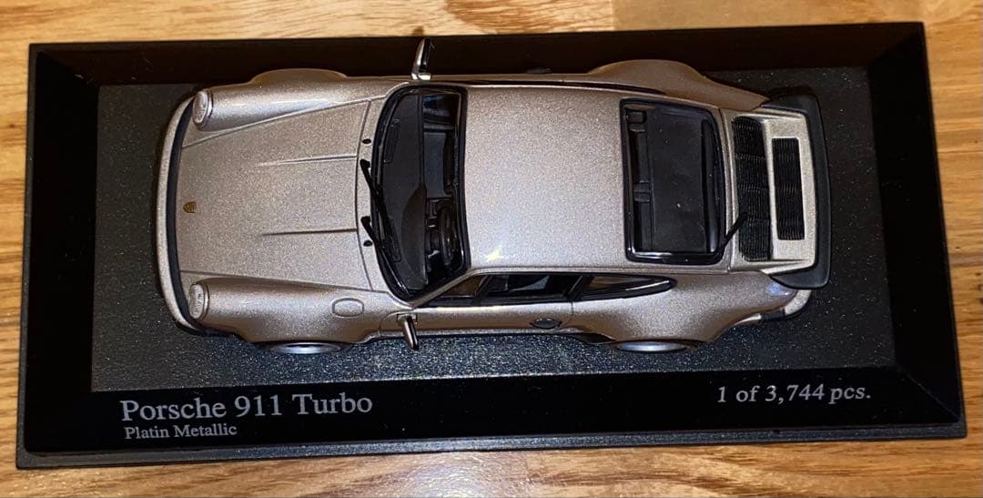 MINICHAMPS ポルシェ911 Turbo 1977 1/43