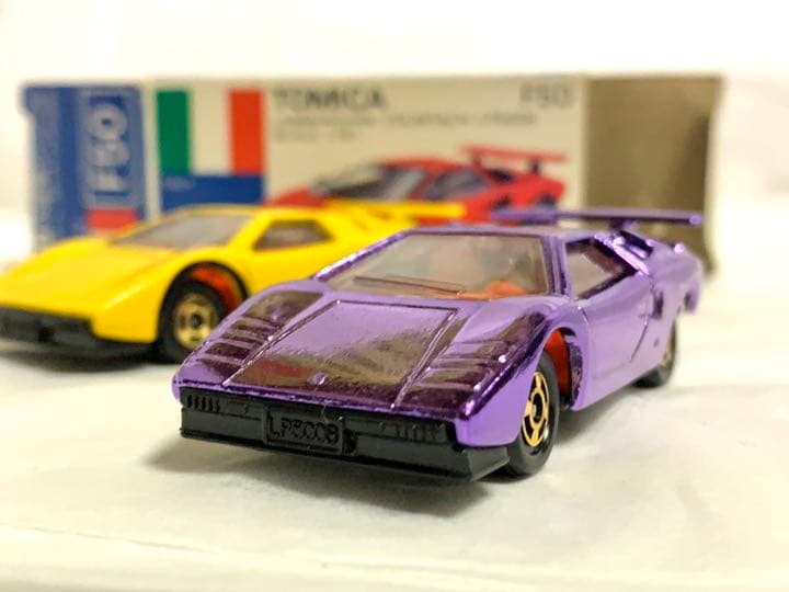 青箱トミカ　ランボルギーニＬP500S 二台セット　紫メッキ&黄色