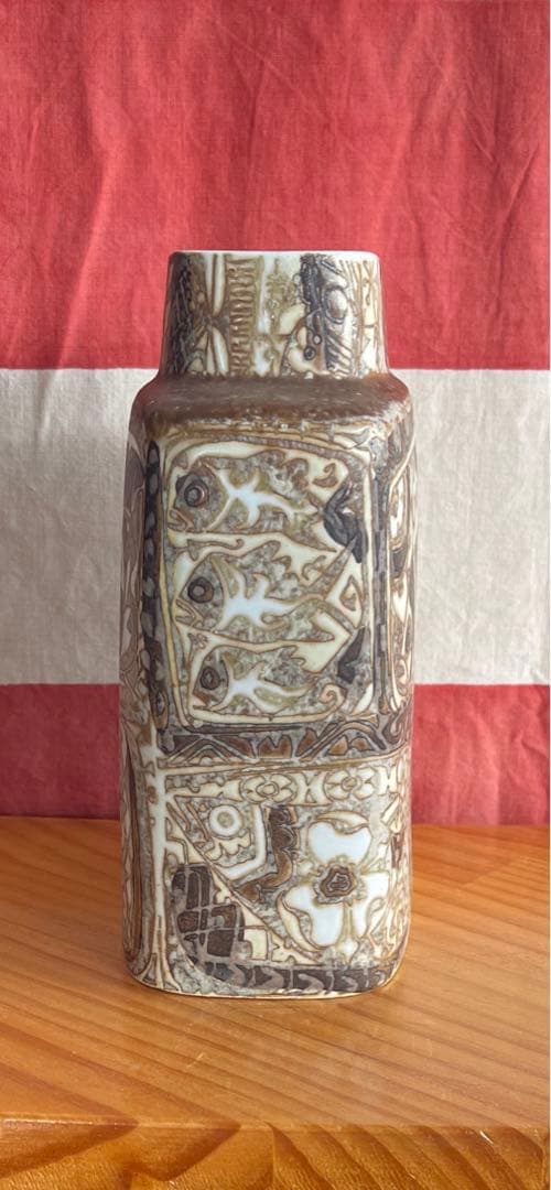 ☆花瓶、ロイヤルコペンハーゲンBACAシリーズ、魚模様、茶系、中古品。