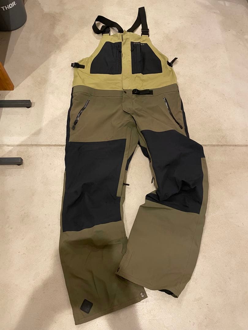 スノーボード airblaster beast bib