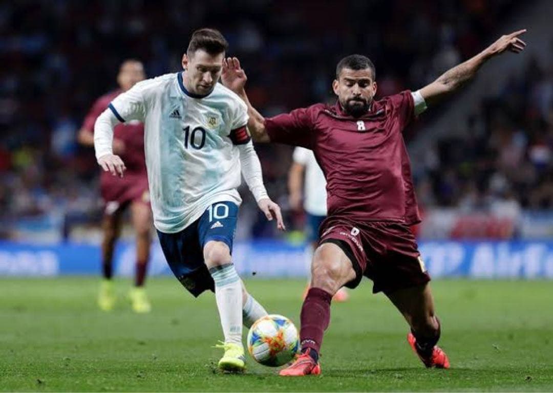 リオネル・メッシ　直筆サイン　ユニフォーム　アルゼンチン　ICONS 証明書付き