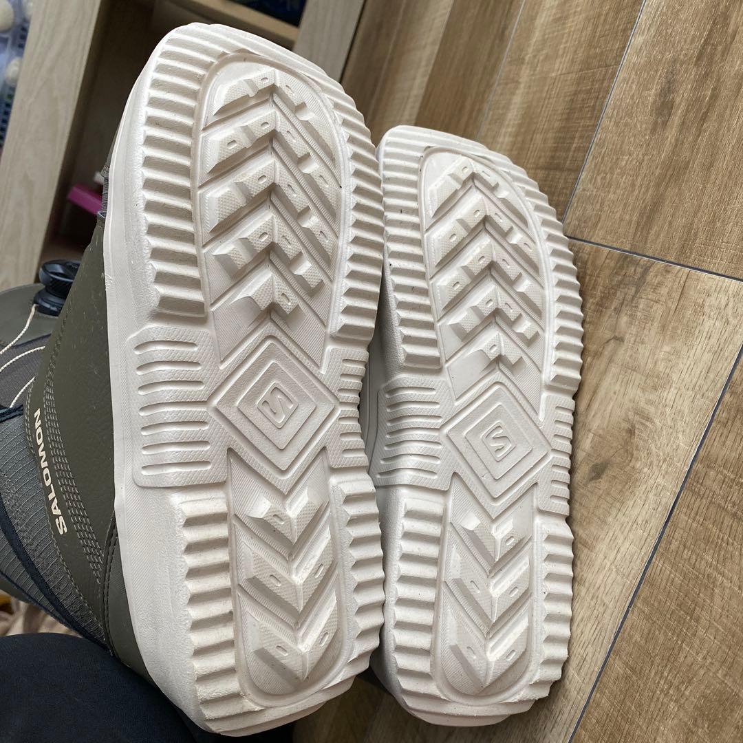 SALOMONスノボブーツ24.5cm カーキ色