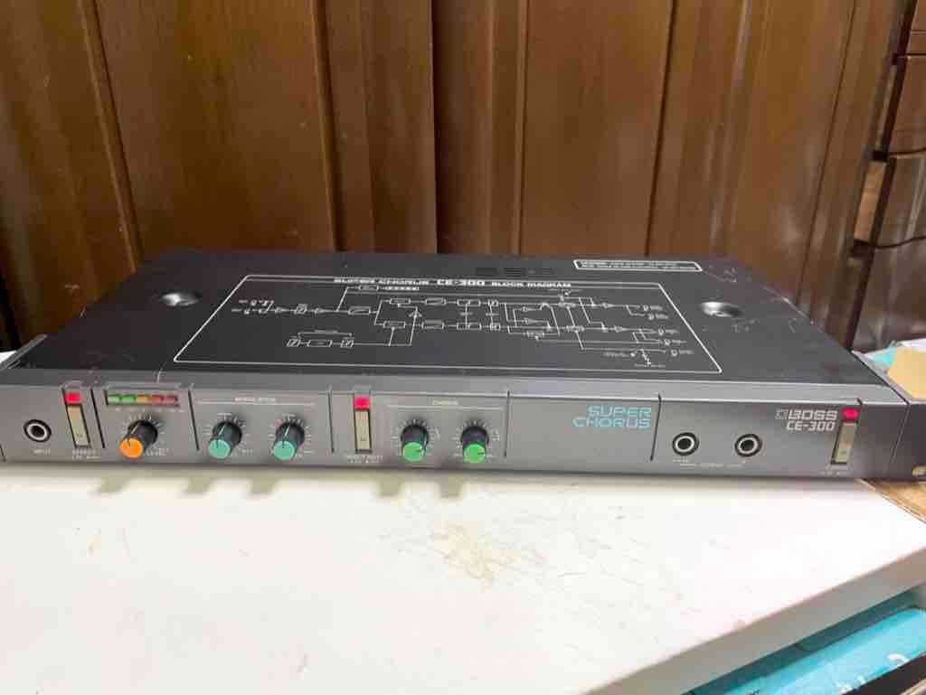 ギター BOSS SUPER CHORUS CE-300