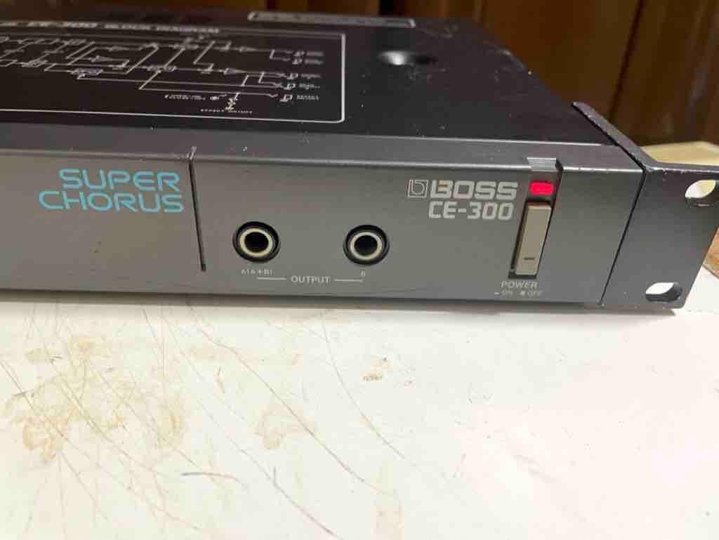 ギター BOSS SUPER CHORUS CE-300