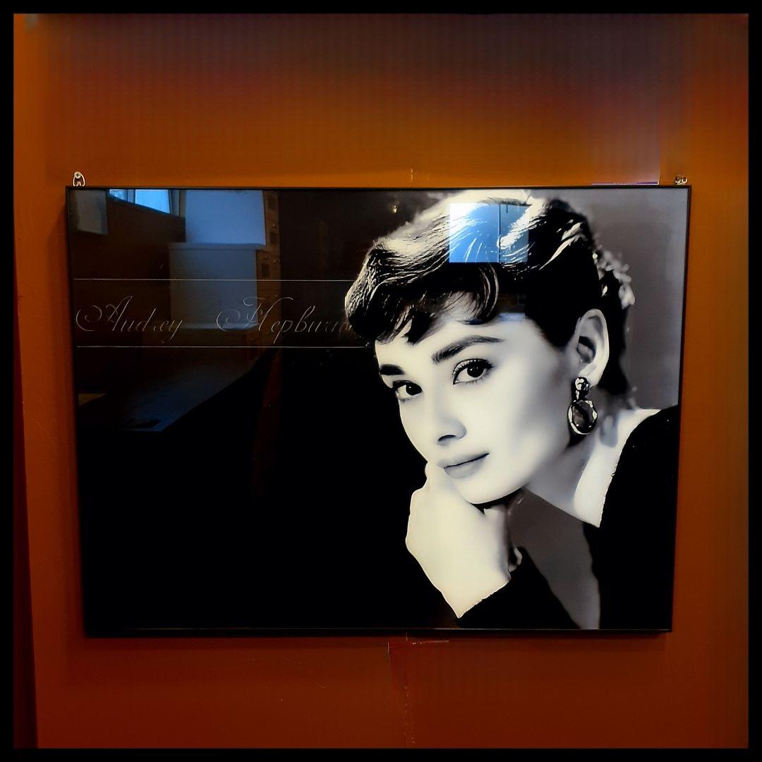 輸入雑貨　ミラーアート　英国　『オードリー・ヘプバーン』　特殊強化ガラス仕様
