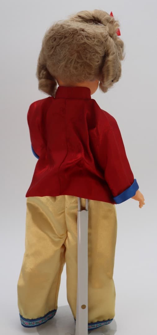 シャーリーテンプル　赤と金の衣装の人形